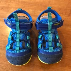 Toddle closed toe sandals